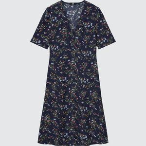 NWT Uniqlo Printed V-Neck Short-Sleeve Flare Dress